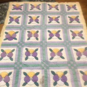 Vintage quilt machine pieced hand quilted